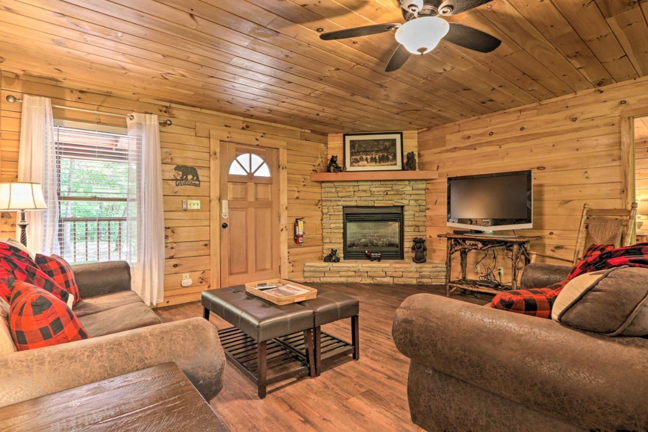 Cabin With Deck And Fireplace Less Than 3 Mi To Dollywood! Pigeon Forge Bagian luar foto