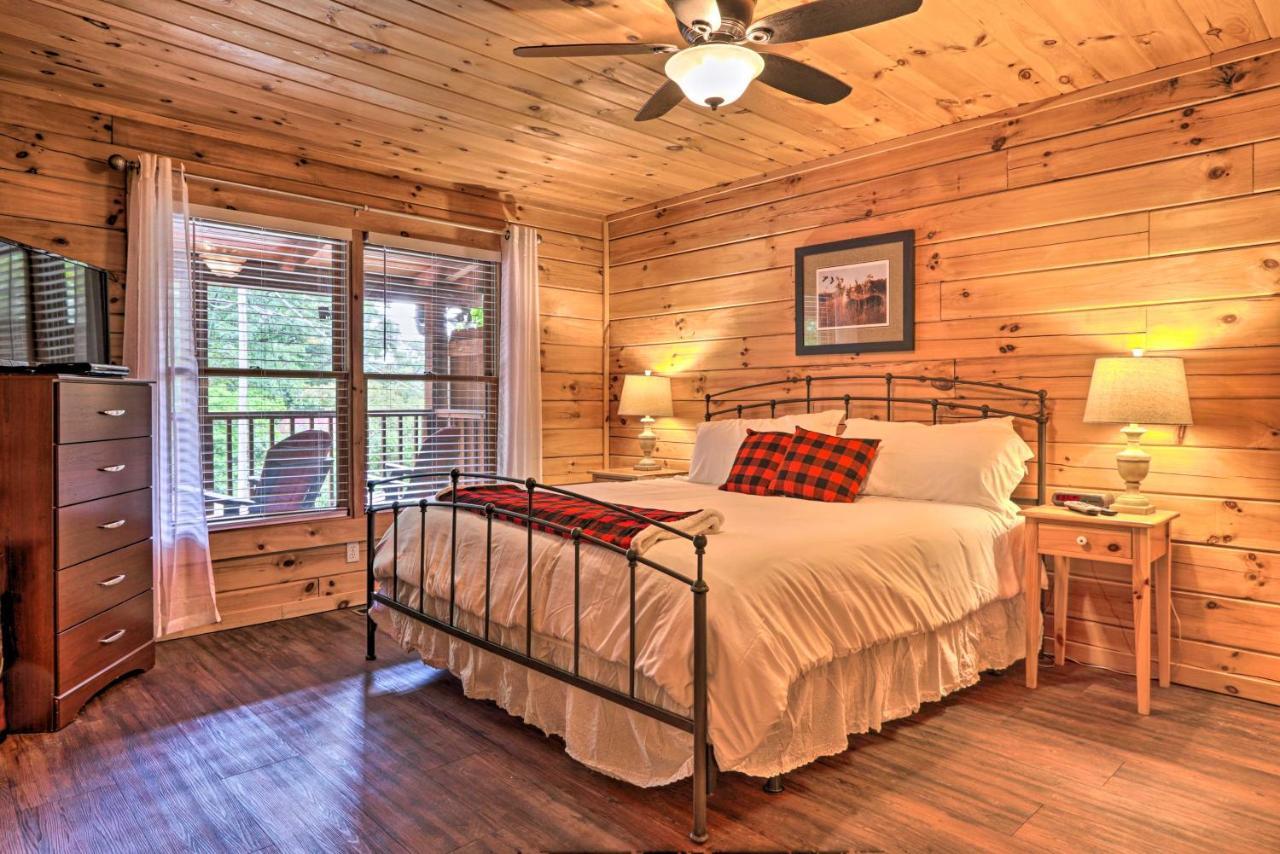 Cabin With Deck And Fireplace Less Than 3 Mi To Dollywood! Pigeon Forge Bagian luar foto