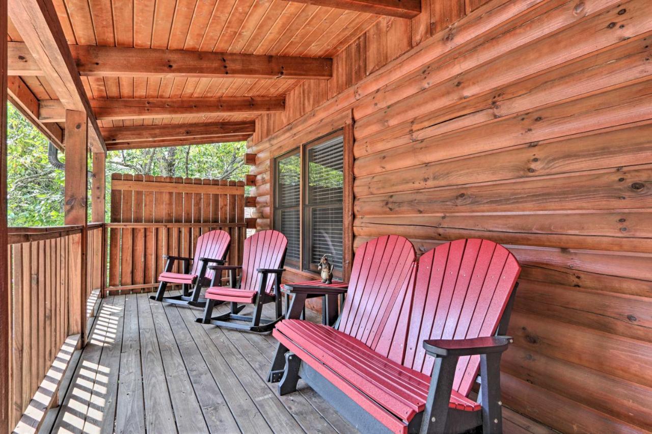 Cabin With Deck And Fireplace Less Than 3 Mi To Dollywood! Pigeon Forge Bagian luar foto