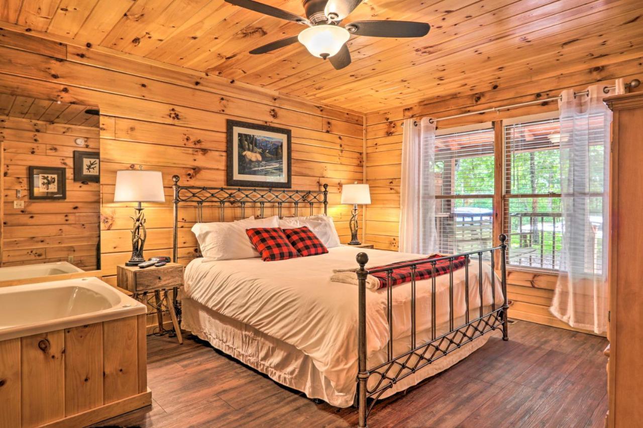 Cabin With Deck And Fireplace Less Than 3 Mi To Dollywood! Pigeon Forge Bagian luar foto