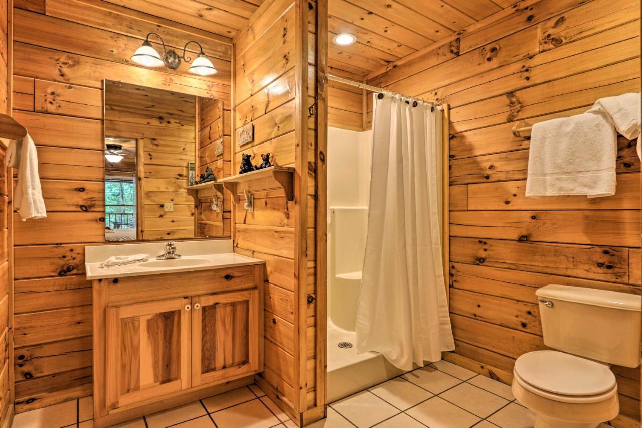 Cabin With Deck And Fireplace Less Than 3 Mi To Dollywood! Pigeon Forge Bagian luar foto